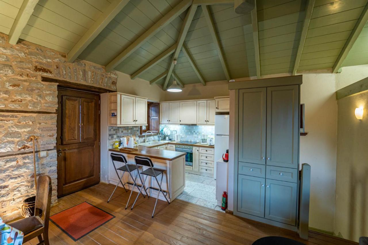 Maisonette Korfes-Κορφές-Μ Δύο Αυτόνομοι Όρoφοι Της Βίλας Κορφές Για Οικογένειες Και Μικρές Παρέες Карпенисион Экстерьер фото