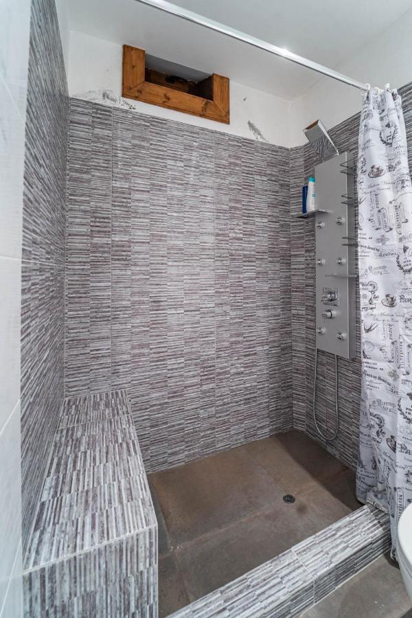 Maisonette Korfes-Κορφές-Μ Δύο Αυτόνομοι Όρoφοι Της Βίλας Κορφές Για Οικογένειες Και Μικρές Παρέες Карпенисион Экстерьер фото